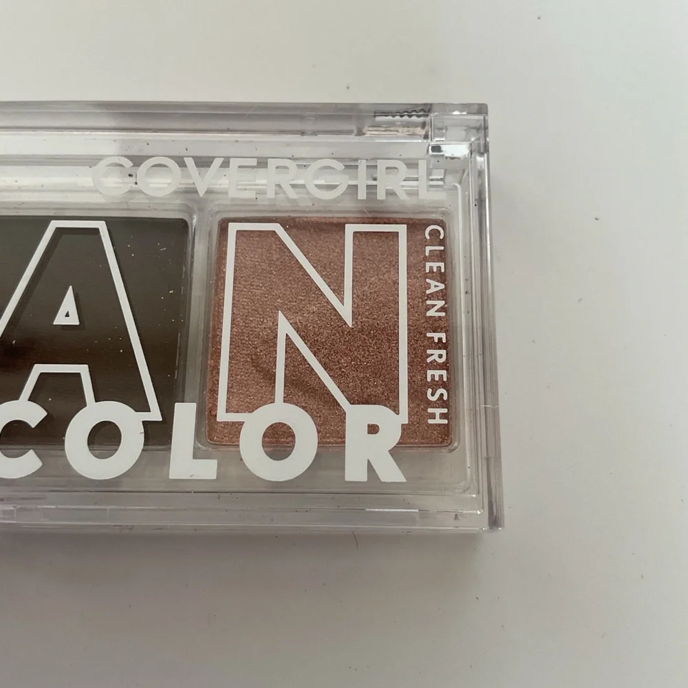 CoverGIRL Clean Fresh Clean Color Eyeshadow Quad Palette in 232 Cool Berry NWT